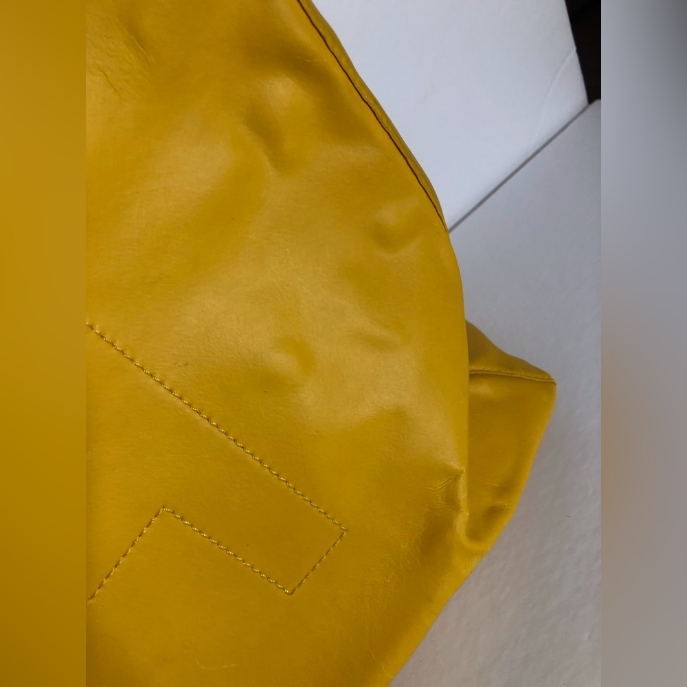 Hunter Yellow Rubber Tote - Picture 14 of 16